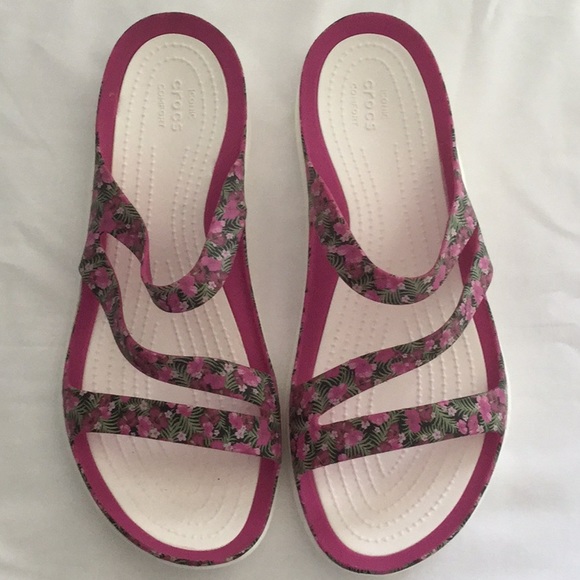 crocs sandals pink